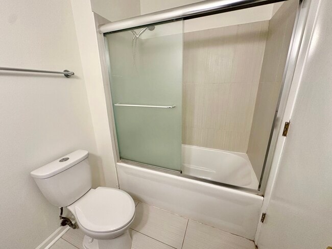 Building Photo - 1234 Churchill Ct