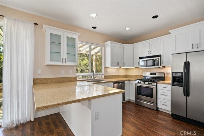 Building Photo - 9 Acorn Ridge