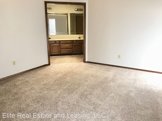 Building Photo - 3 br, 2 bath House - 10604 N. MAJOR AVE