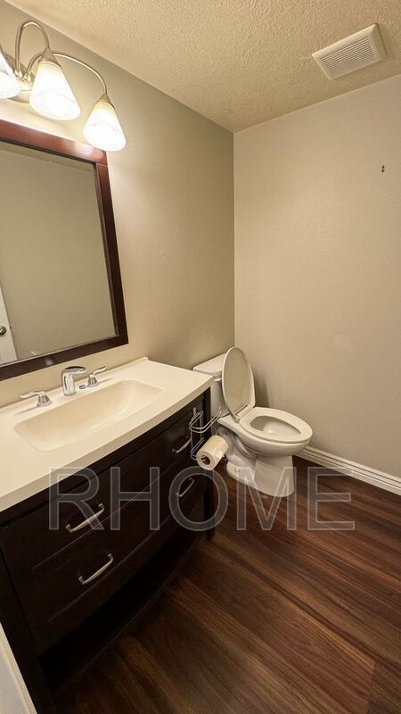 Building Photo - 204 E 735 S