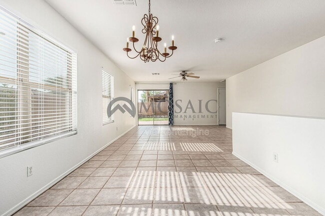 Building Photo - 1543 S Danielson Way