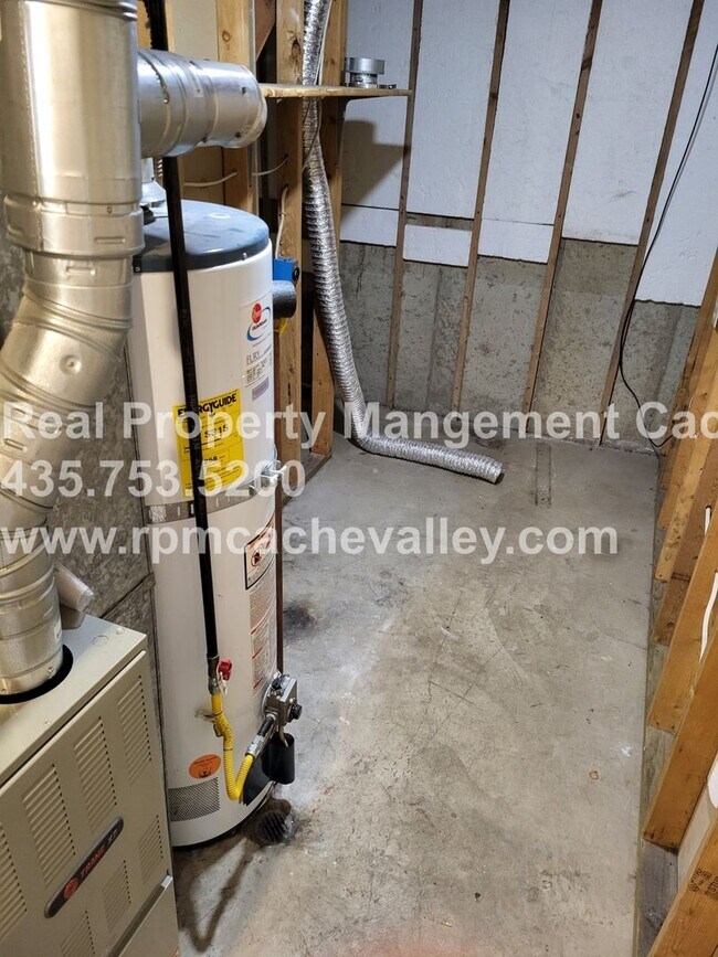 Building Photo - 2662 N 370 E