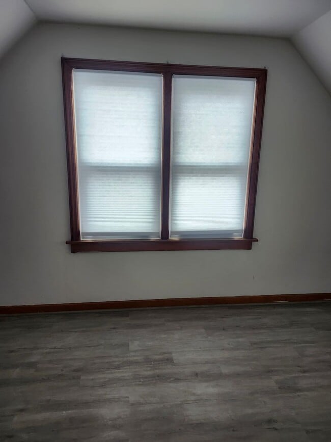 Building Photo - Single family home in great neighborhood!