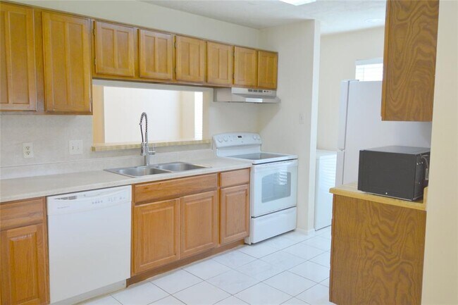 Building Photo - 9611 Wellsworth Dr