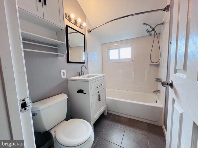 Building Photo - 2616 Arlington Blvd