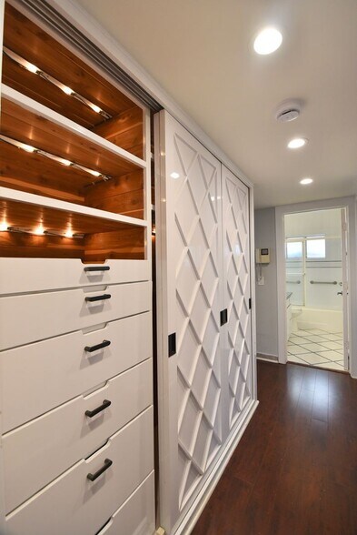 Building Photo - 11204 Peach Grove St