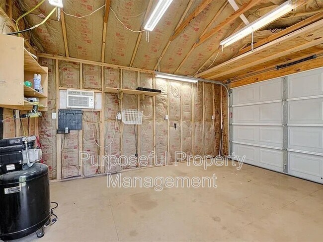 Building Photo - 7320 Stinchcomb Dr