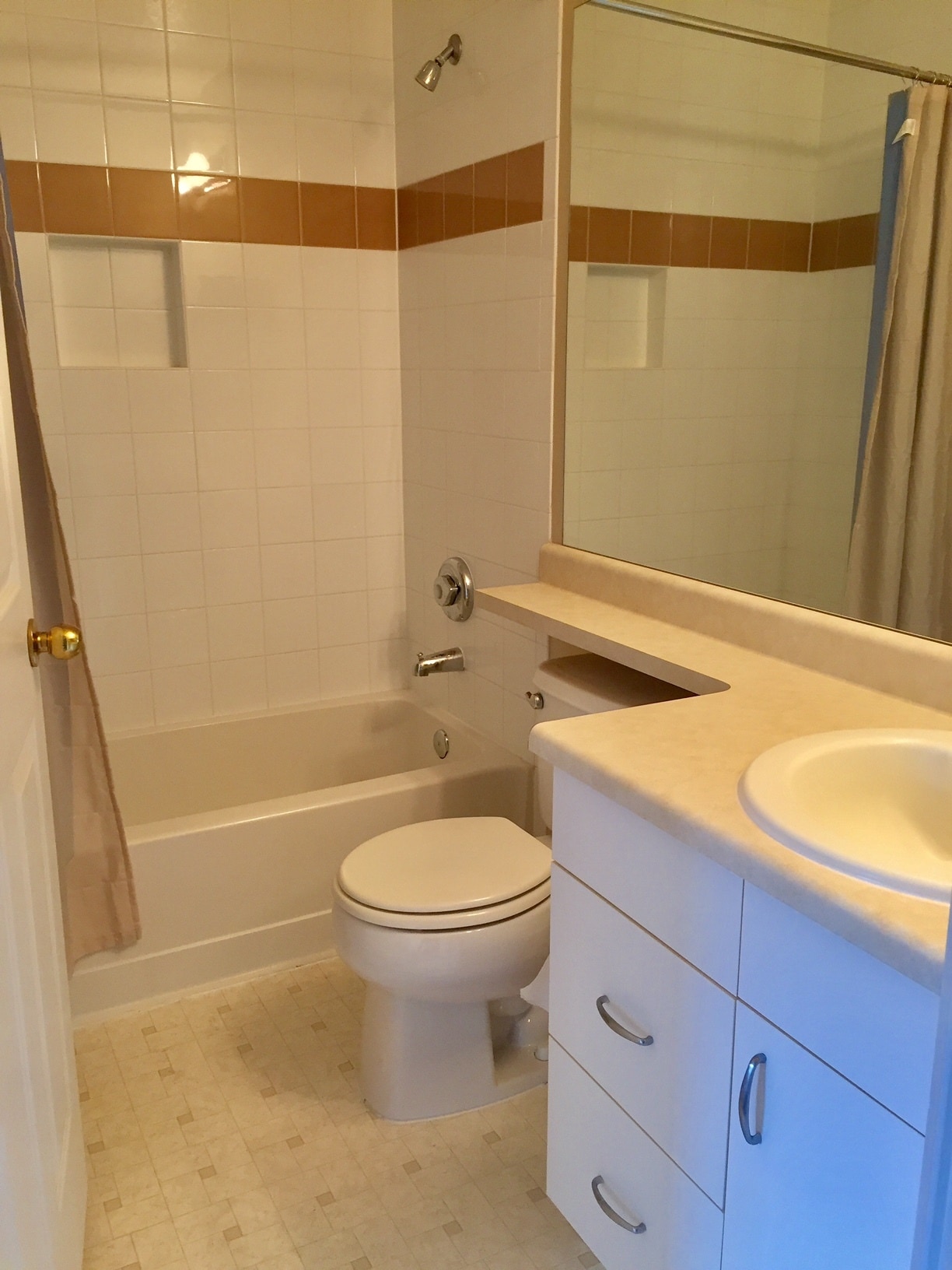 Second Bathroom - 6506 Silver Mesa Dr