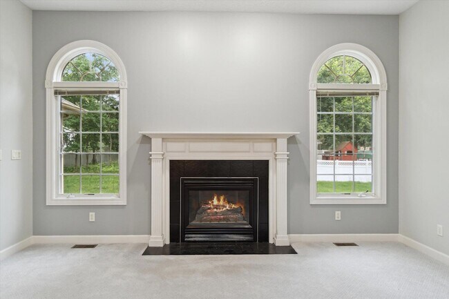 Building Photo - 5279 Thames Ct