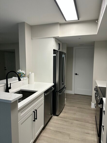 Kitchen - 1865 Florida Club Dr