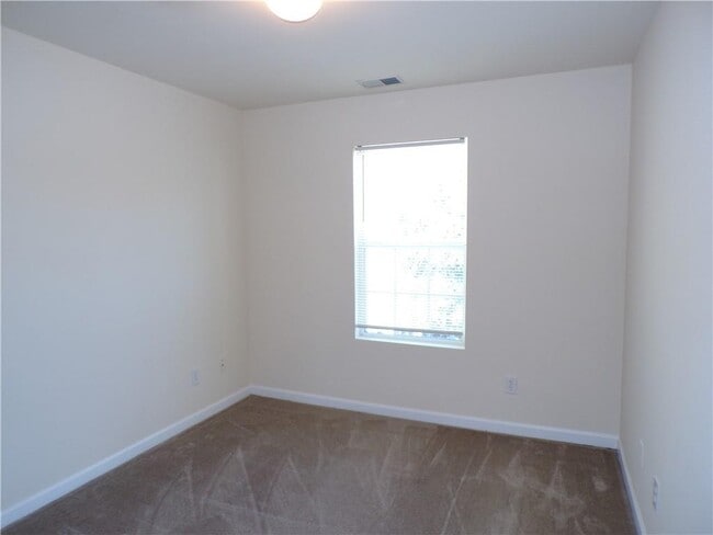 Building Photo - 38 Middlebrook Dr
