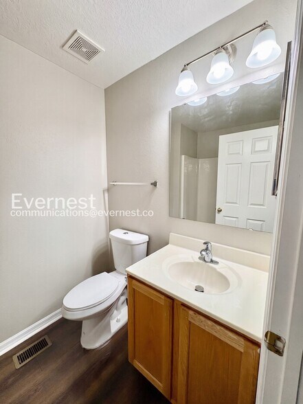 Building Photo - 3823 Exeter Ln