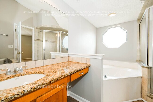 Building Photo - 13250 Companion Cir S