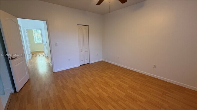 Building Photo - 200 Riverwalk Cir