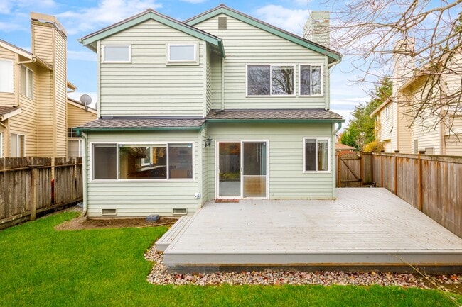 Building Photo - Beautiful and Bright 3 Bedroom Home in Klahanie