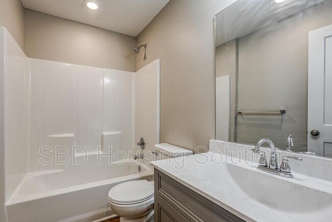 Building Photo - 2917 S Harvard Ave