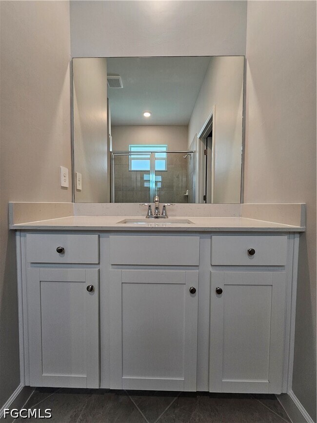 Building Photo - 20501 Hazelnut Ct S
