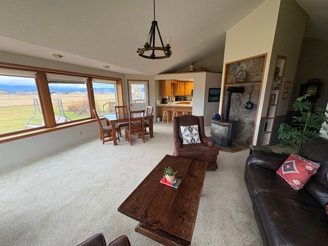 Building Photo - 391 N Somers Rd