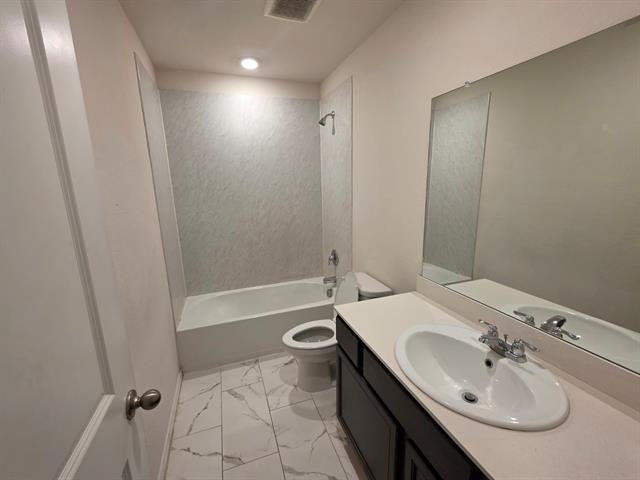 Building Photo - 1215 Knoll Dr