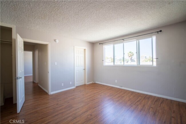Building Photo - 10614 Eastborne Ave