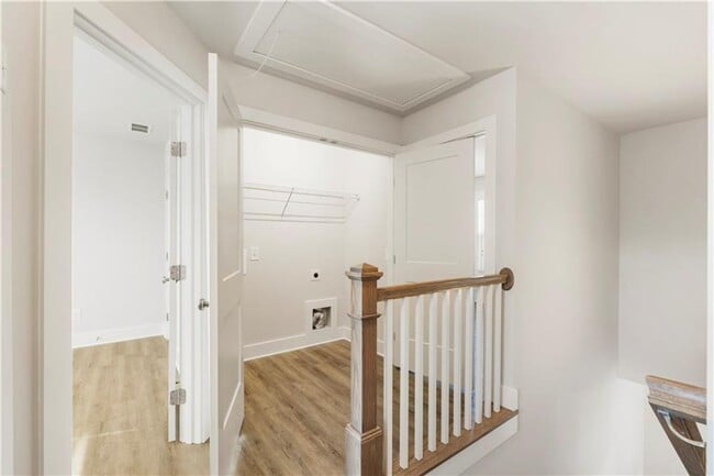 Building Photo - 3 bedroom/2.5 bath Like New in Forsyth Cou...