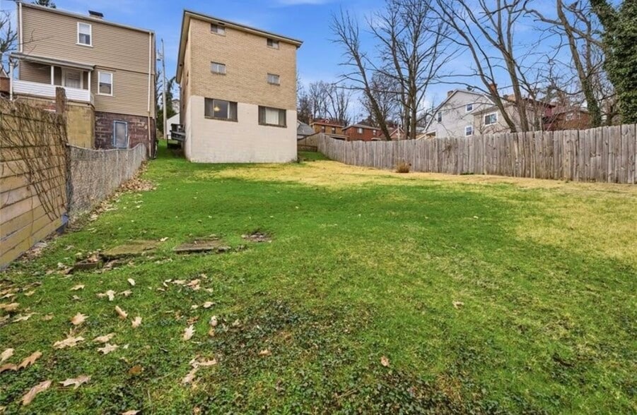 Building Photo - 226 Frankfort Ave