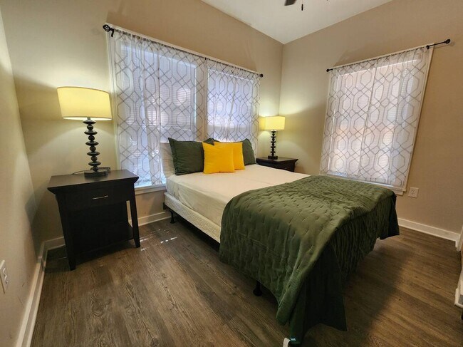 Building Photo - Honey Hive