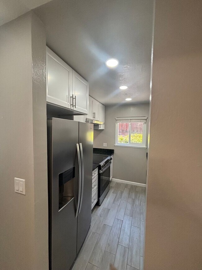 Building Photo - Completely Remodeled 3-Bedroom Beauty in P...