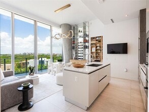 Building Photo - 2669 S Bayshore Dr