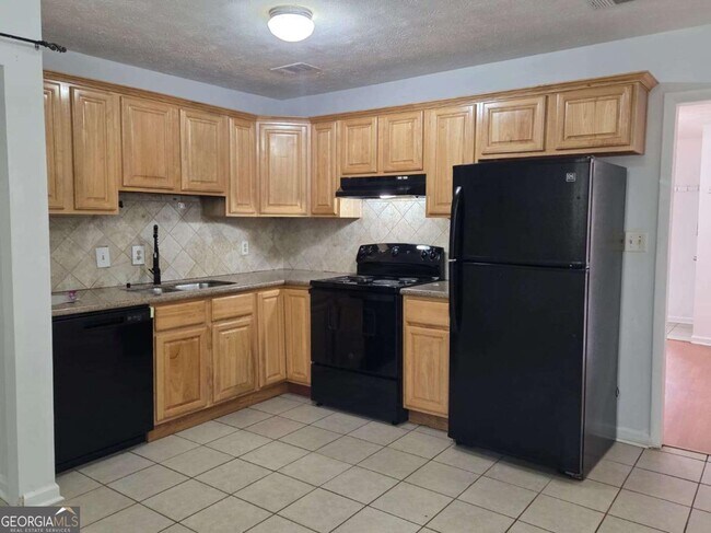 Building Photo - 4751 Valley Dale Dr SW