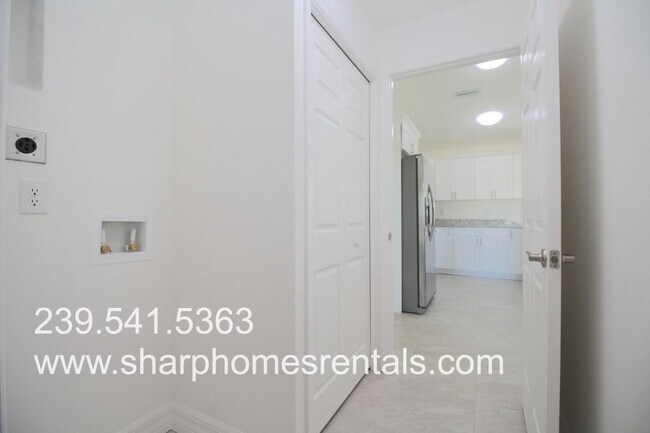 Building Photo - 4142 NE 20th Pl