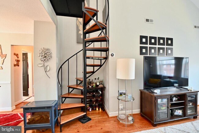 Building Photo - 3080 S Abingdon St