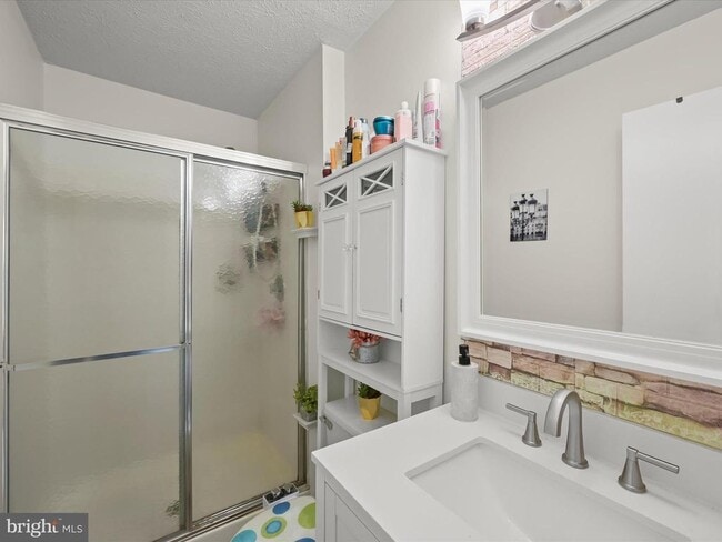 Building Photo - 7729 Patuxent Oak Ct