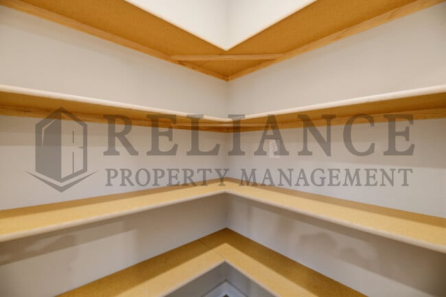 Building Photo - 622 W 50th St S