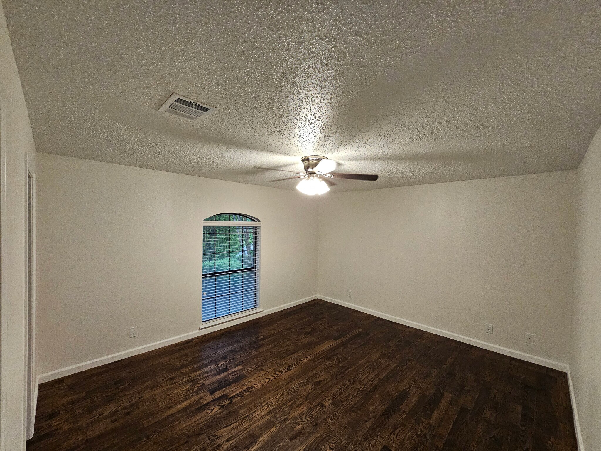 Building Photo - 224 Simmons Dr