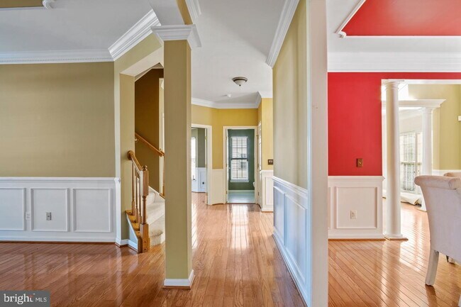 Building Photo - Spacious 4-Bedroom Home with Lake Views & Finished Basement