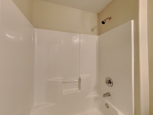 Building Photo - You'll want to see this home for yourself!