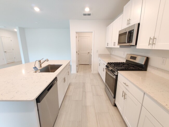 Building Photo - Spacious 5-Bedroom Home with First-Floor Owner's Suite in Land O' Lakes