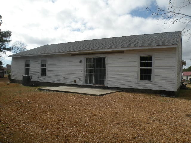Building Photo - Charming family home!