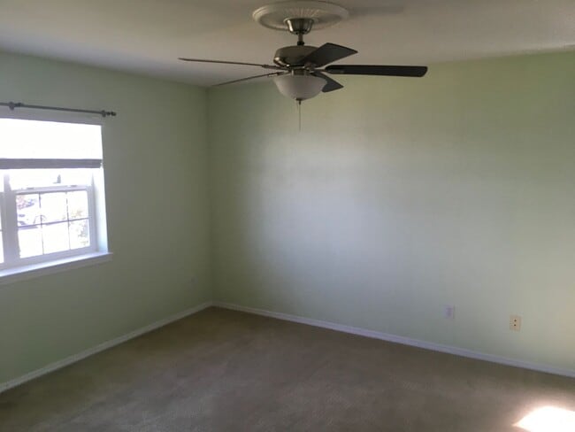 Building Photo - ***PENDING APPLICATION*** 2 Story Pet Friendly Contemporary 3 Bed Home w/ Views, Yard Service Inc...