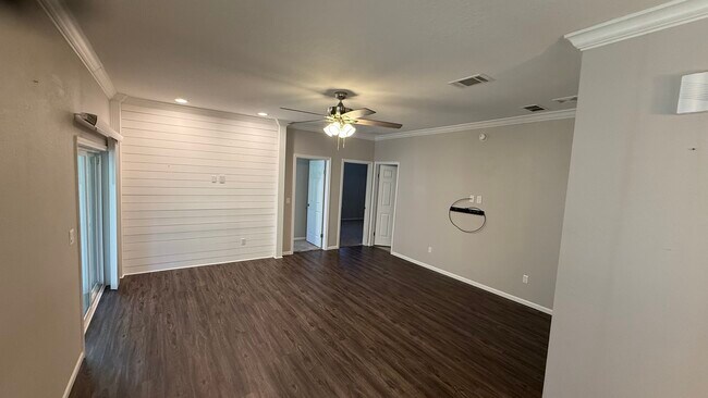 Building Photo - 503 BLUE GINGER Ln