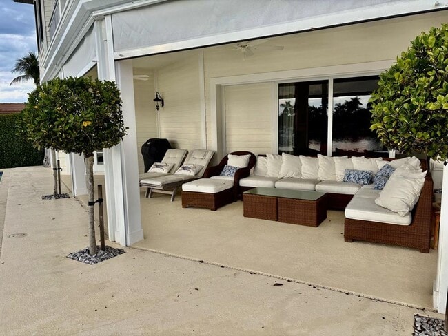 Building Photo - 1627 Barbados Ct