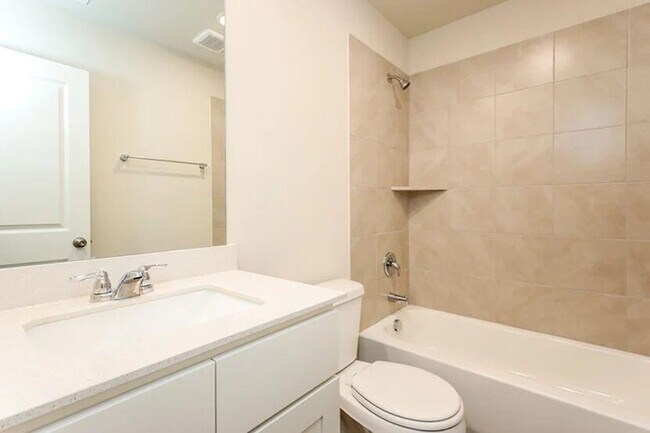 Building Photo - 1804 Dogwood Dr