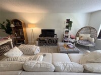 Building Photo - 10095 SW 77th Ct