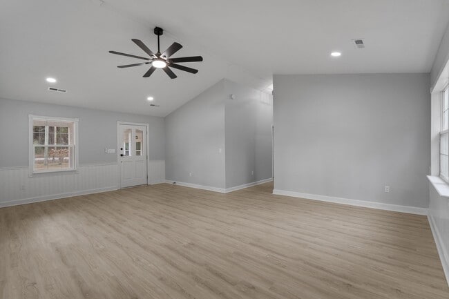 Building Photo - 2730 Cultra Rd