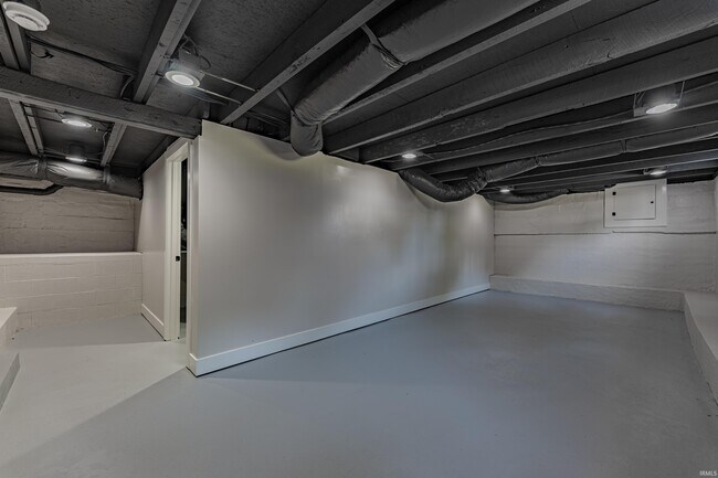 Building Photo - 2200 Vogel Rd