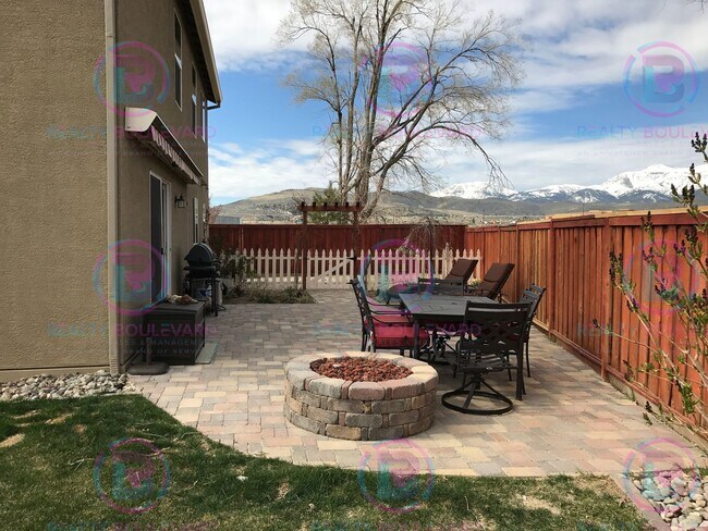 Building Photo - Stunning 4-Bedroom Home with Scenic Views ...