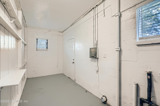 Building Photo - 6371 Sauterne Dr