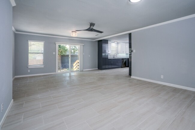 Building Photo - BEAUTIFULLY-RENOVATED JEFFERSON HEIGHTS HOME