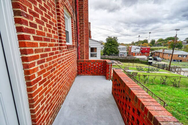 Building Photo - 28 54th St SE